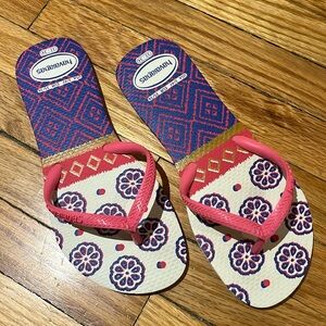 HAVAIANAS flip flops. *BNWT*